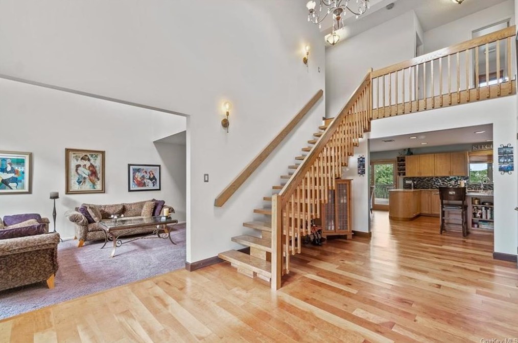 20 Pearce Dr, Highland Mills, NY 10930