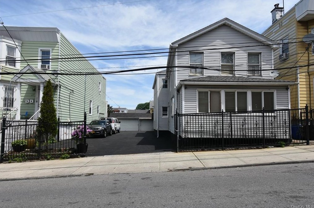 119 Oliver Ave, Yonkers, NY 10701-6107