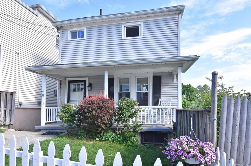 43 Devoe St, Dobbs Ferry, NY 10522-1801
