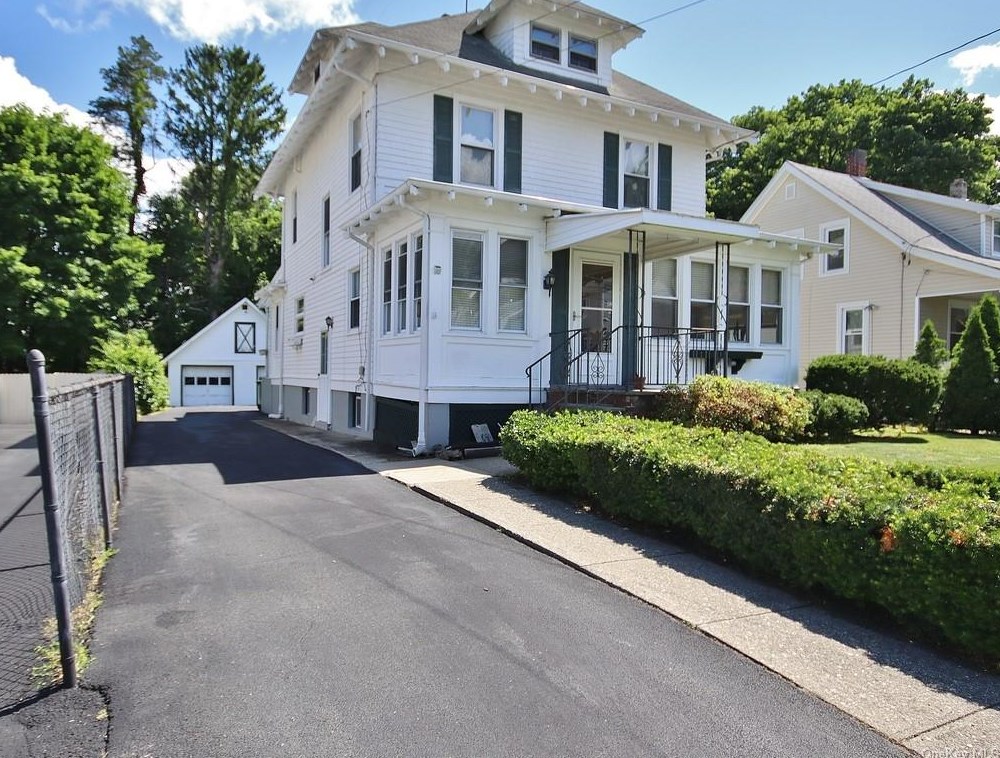 13 Fairlawn Ave, Middletown, NY 10940