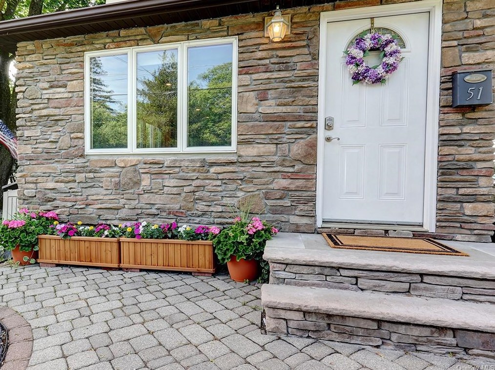 51 Grant St, Sloatsburg, NY 10974