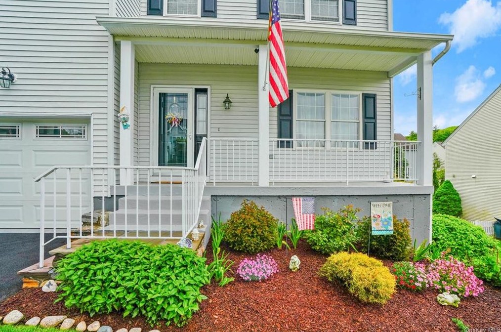 24 Louis Ct, Peekskill, NY 10566-1989