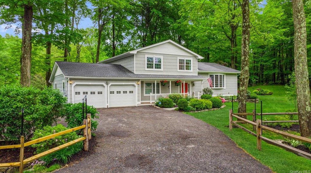297 Church Rd, Tompkins Corners, NY 10579