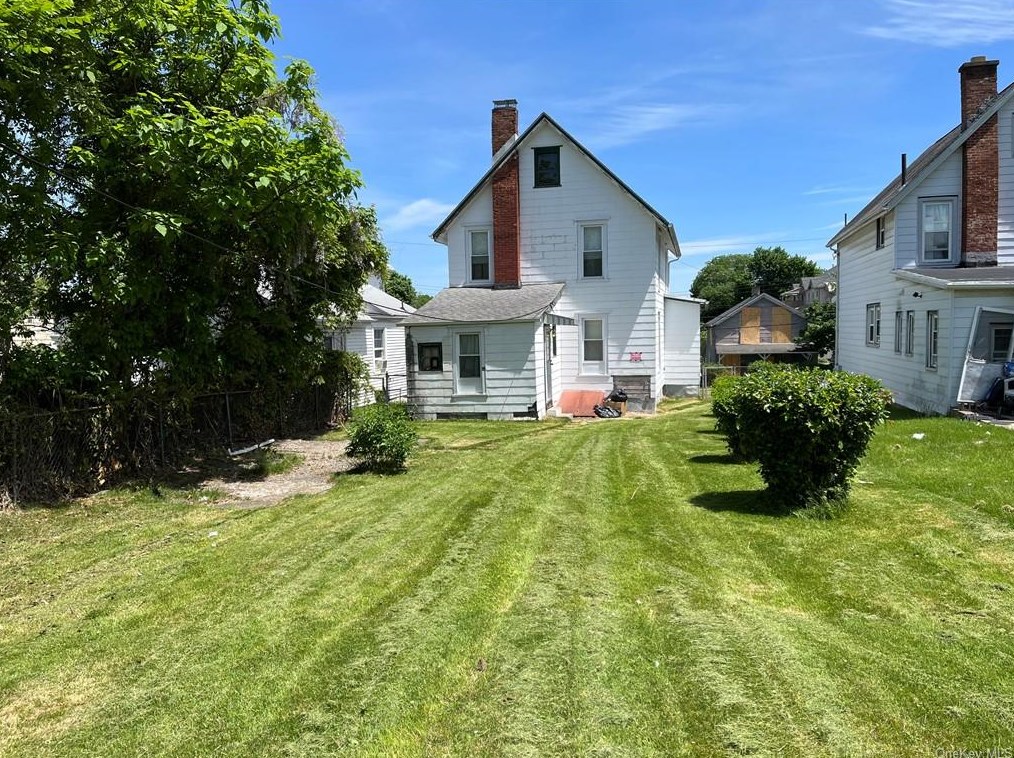 29 Myrtle Ave, Chestnut Ridge, NY 10977-5543
