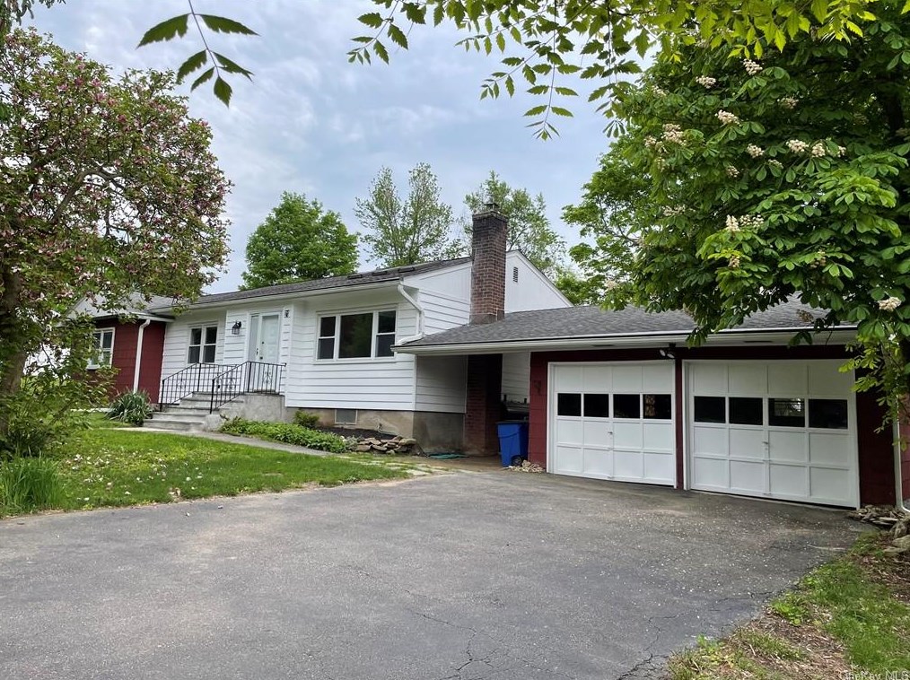 21 Longview Rd, Kent Lakes, NY 10512