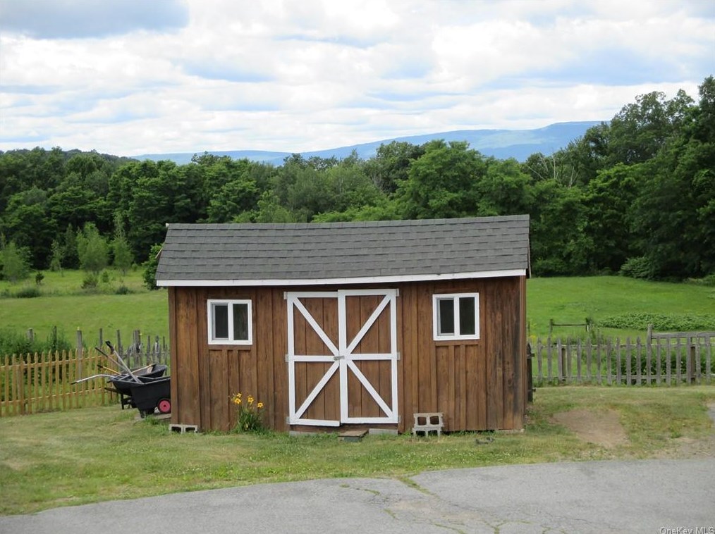 2181 Albany Post Rd, Walden NY  12586-2214 exterior