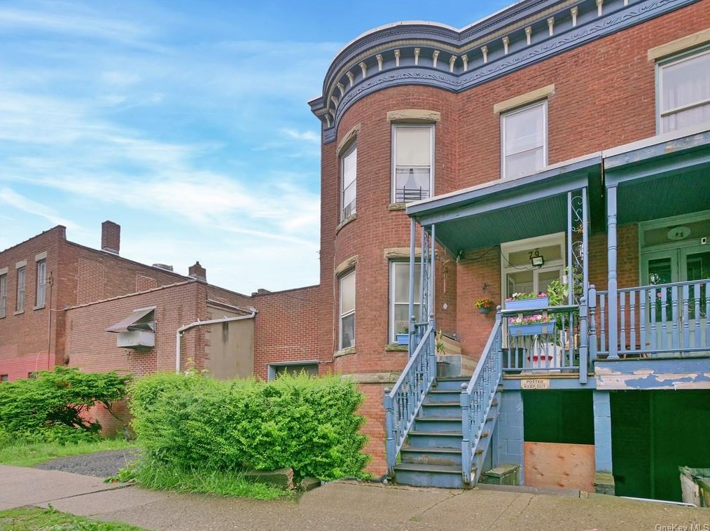 79 Carson Ave, Newburgh, NY 12550-5920