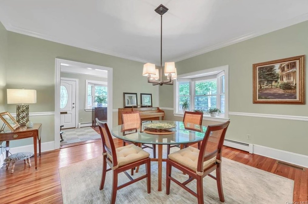 21 Phillips Pl, Goshen NY  10924-2307 exterior