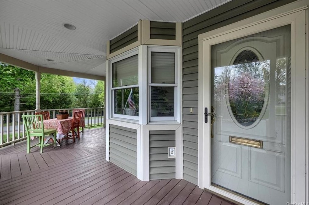 21 Phillips Pl, Goshen NY  10924-2307 exterior