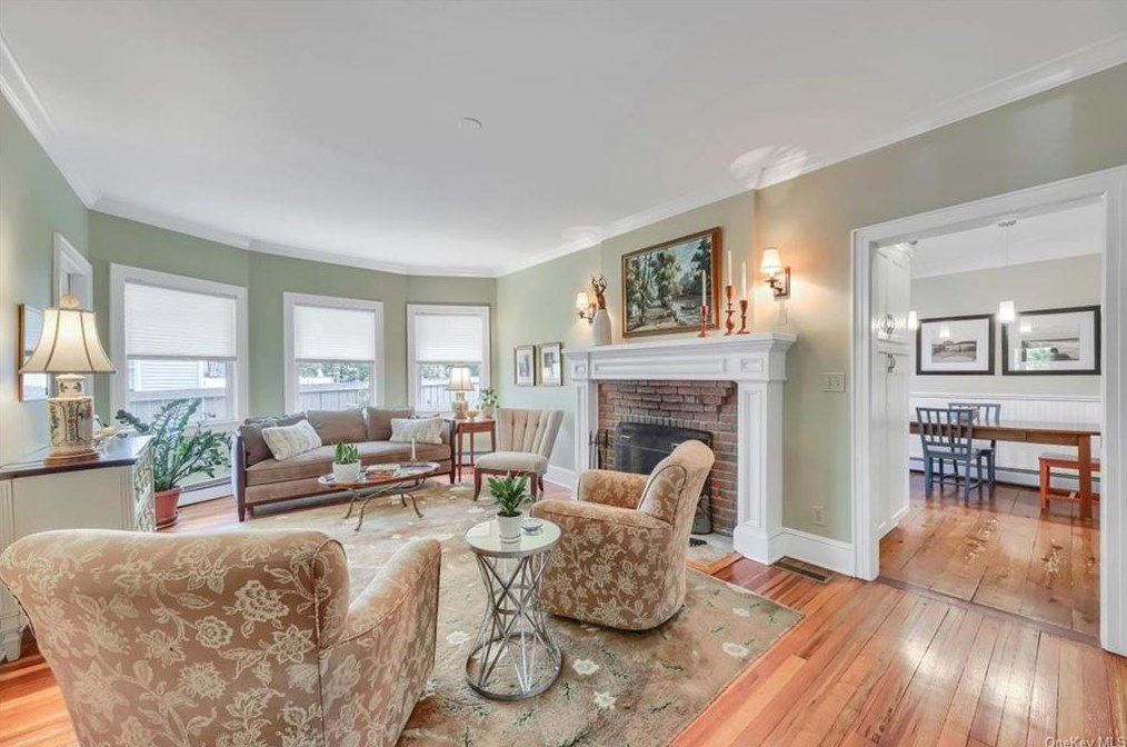 21 Phillips Pl, Goshen NY  10924-2307 exterior