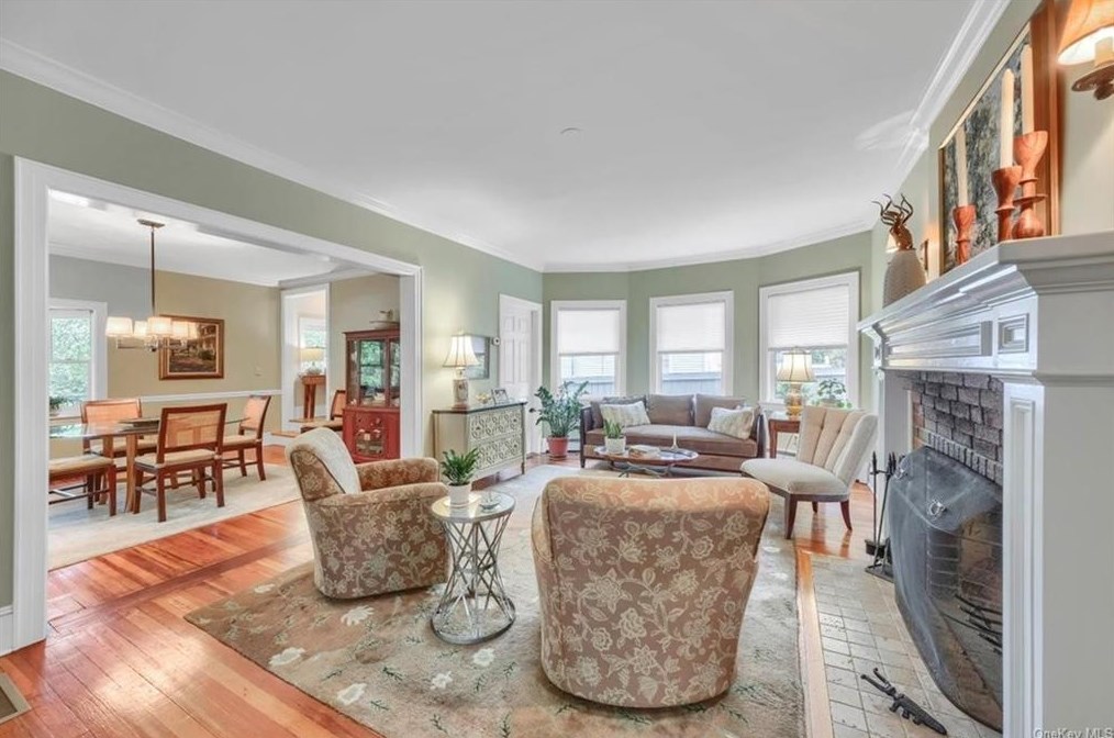 21 Phillips Pl, Goshen NY  10924-2307 exterior
