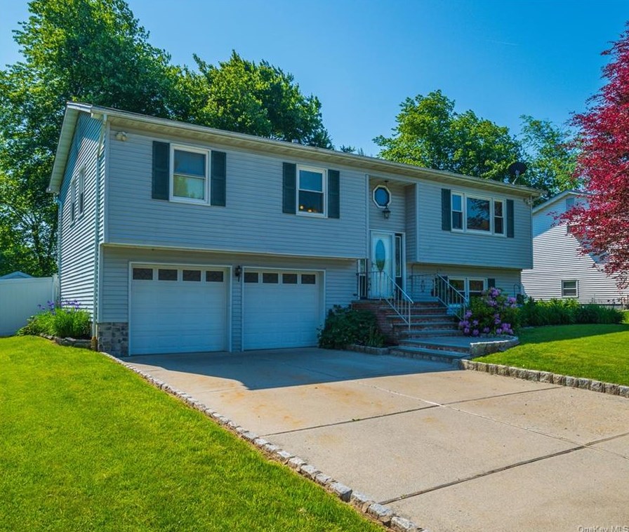 4 Conklin Ct, Monroe, NY 10950-2555