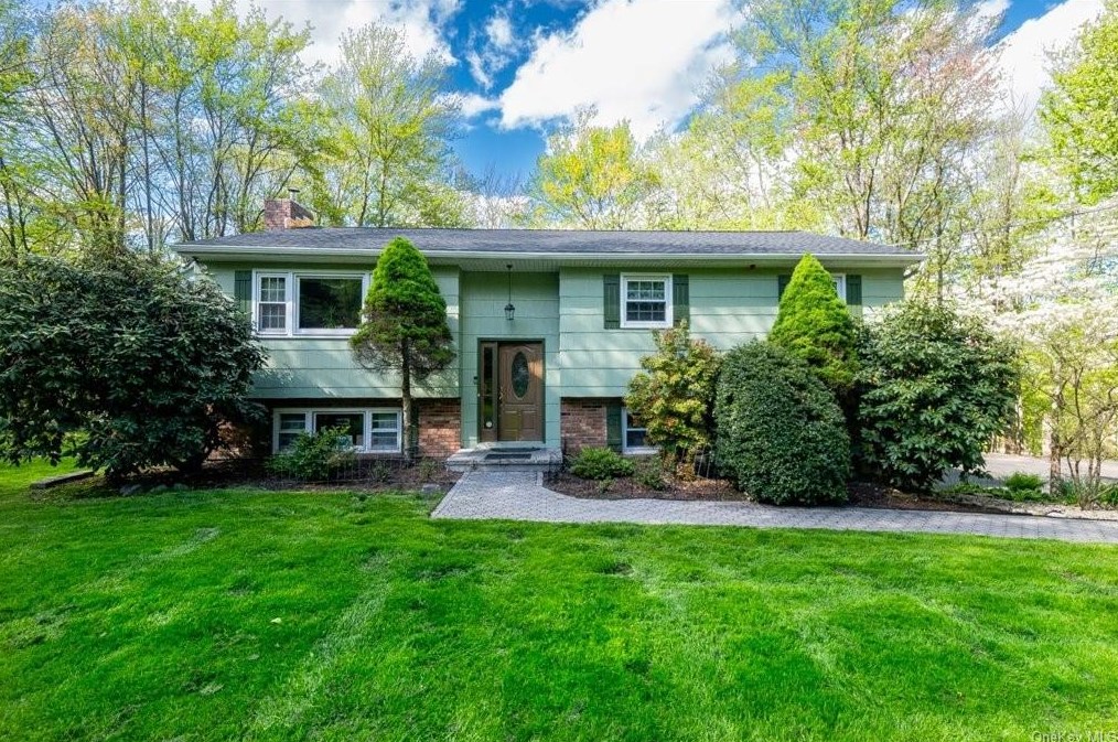 172 Mt Prosper Rd, Wurtsboro, NY 12790-3006