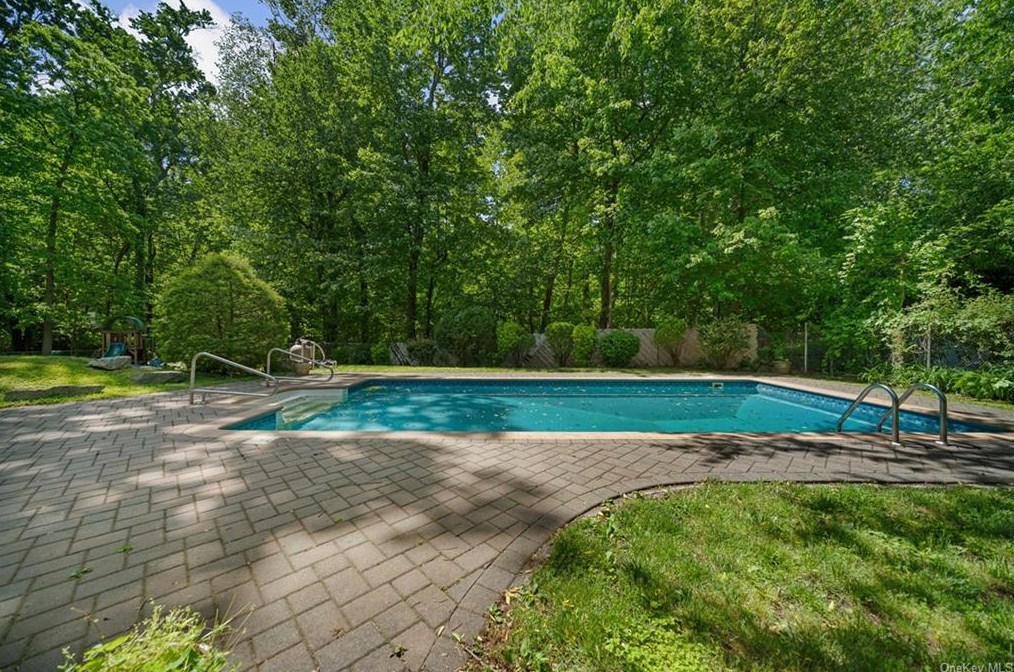 95 Blauvelt Rd, Blauvelt, NY 10913