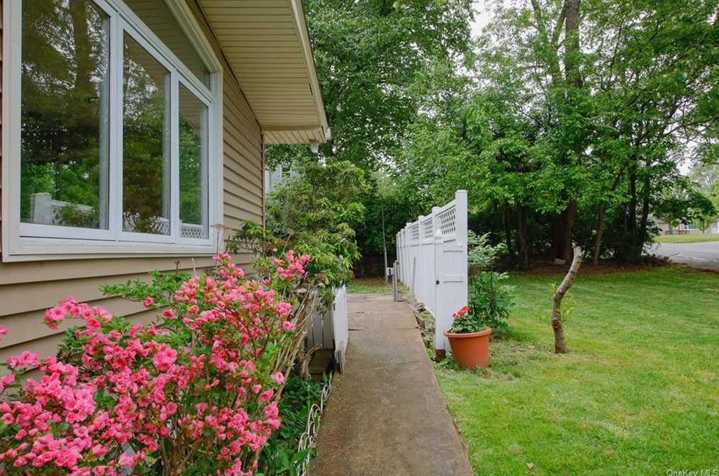 75 Hall Ave, New City, NY 10956-3222