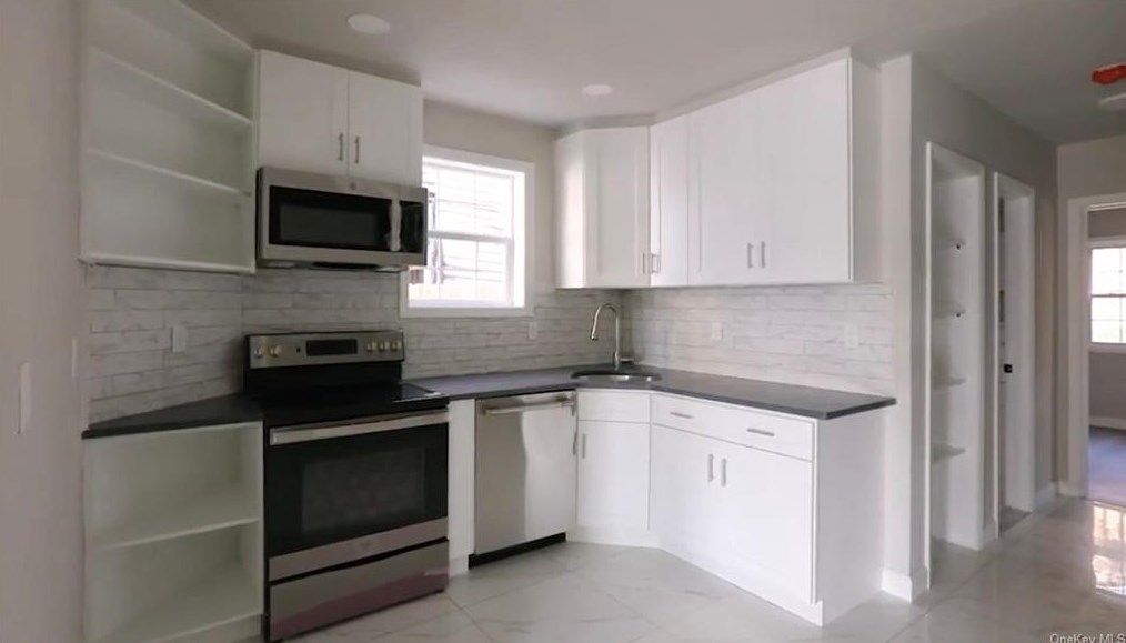 21 S Terrace Ave, Mount Vernon, NY 10550