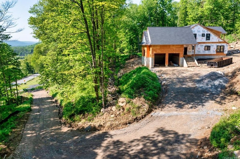 804 E Branch Rd, Patterson, NY 12563