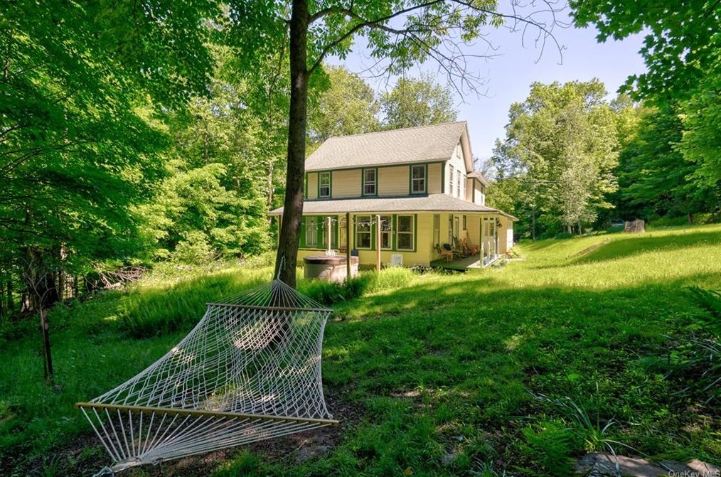 46 Taylor Rd, Jeffersonville NY  12748-5243 exterior