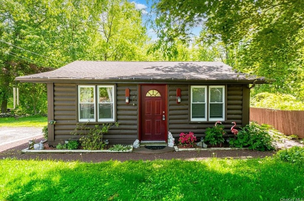 45 Brayton Rd, Kent Lakes, NY 10512-6028