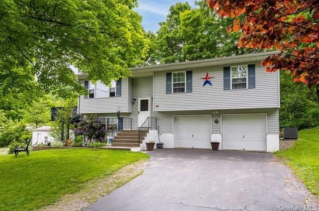 12 Pond Pl, Beacon, NY 12508-2413