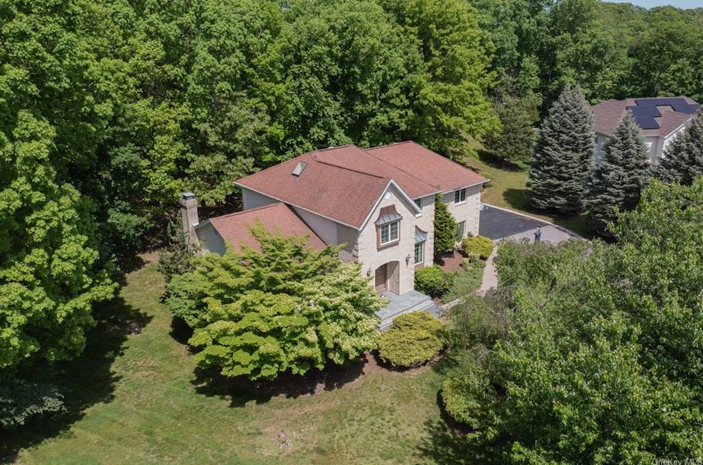 17 Phillips Dr, Stony Point, NY 10980