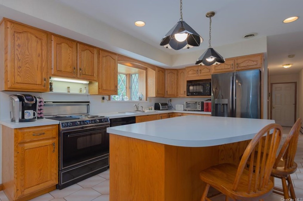 2429 Albany Post Rd, Walden NY  12586-2247 exterior