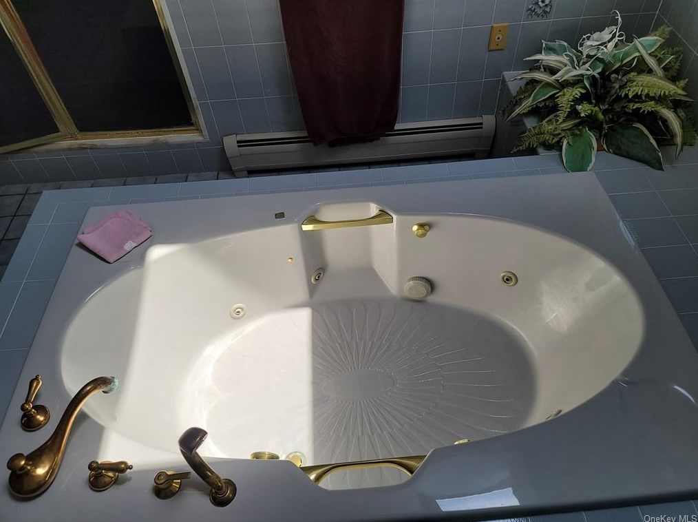 2429 Albany Post Rd, Walden NY  12586-2247 exterior