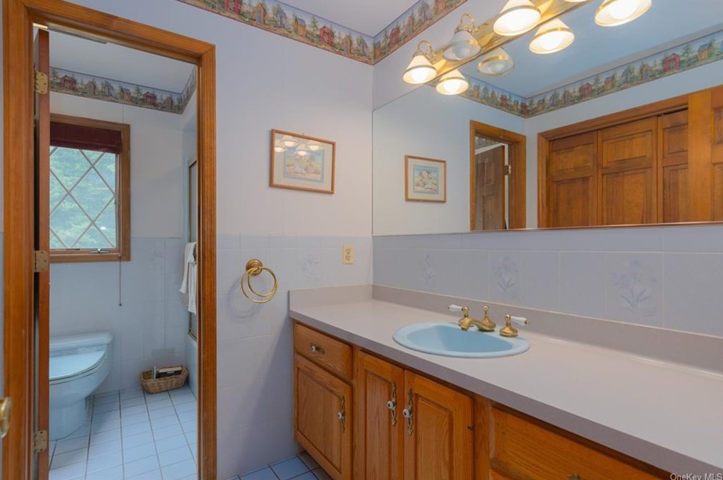 2429 Albany Post Rd, Walden NY  12586-2247 exterior