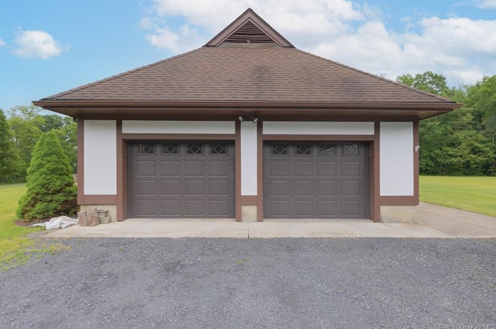 2429 Albany Post Rd, Walden NY  12586-2247 exterior