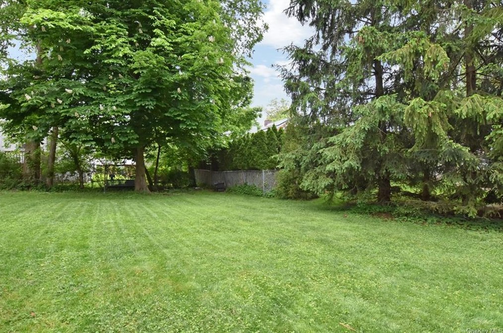 273 Ashford Ave, Dobbs Ferry, NY 10522-2001