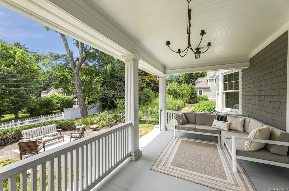 133 Main St, Mount Kisco, NY 10549-1913