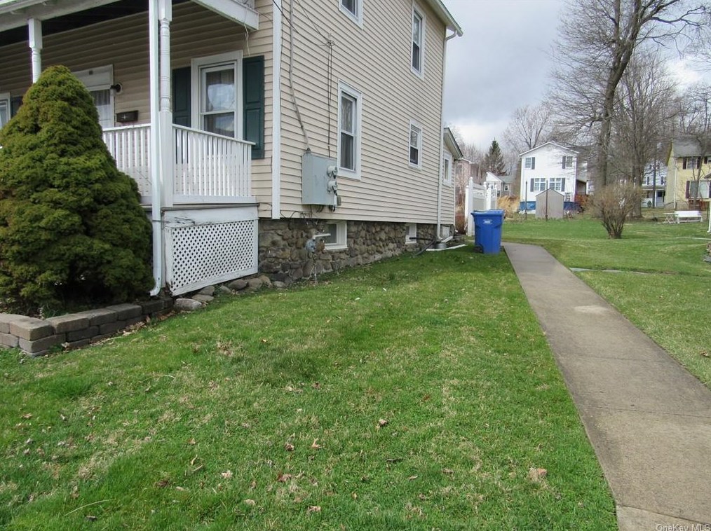 66 Spring St, Goshen, NY 10924-1813
