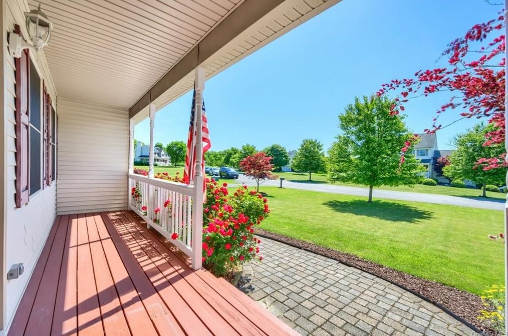 4 Natchu Ct, Salisbury Mills, NY 12577