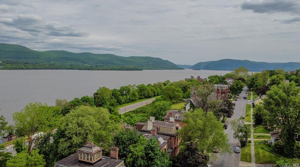 238 Montgomery St, Newburgh, NY 12550
