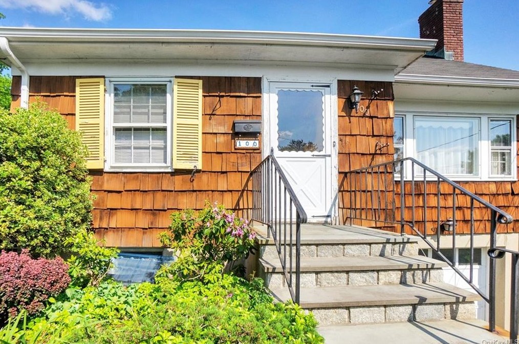 100 Oakland Ave, Yonkers, NY 10707-1733