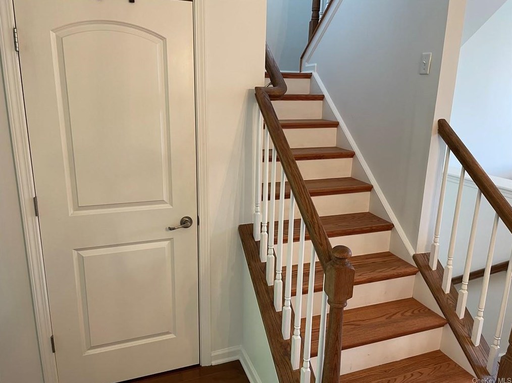 1208 Hawthorn Way, Newburgh NY  12553-4781 exterior
