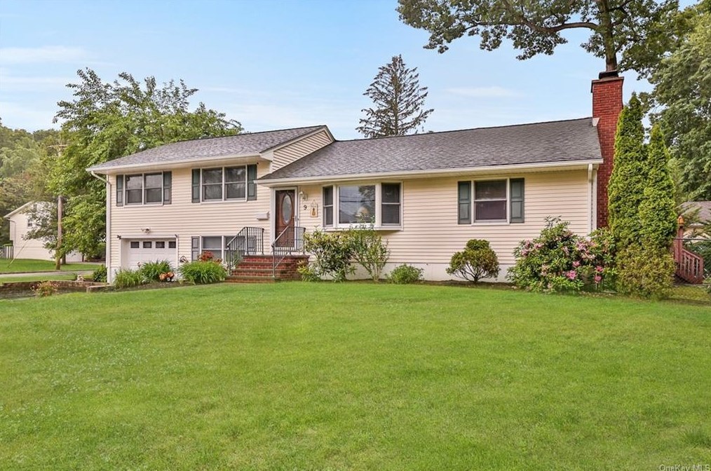 9 Sylvan Way, Airmont, NY 10901