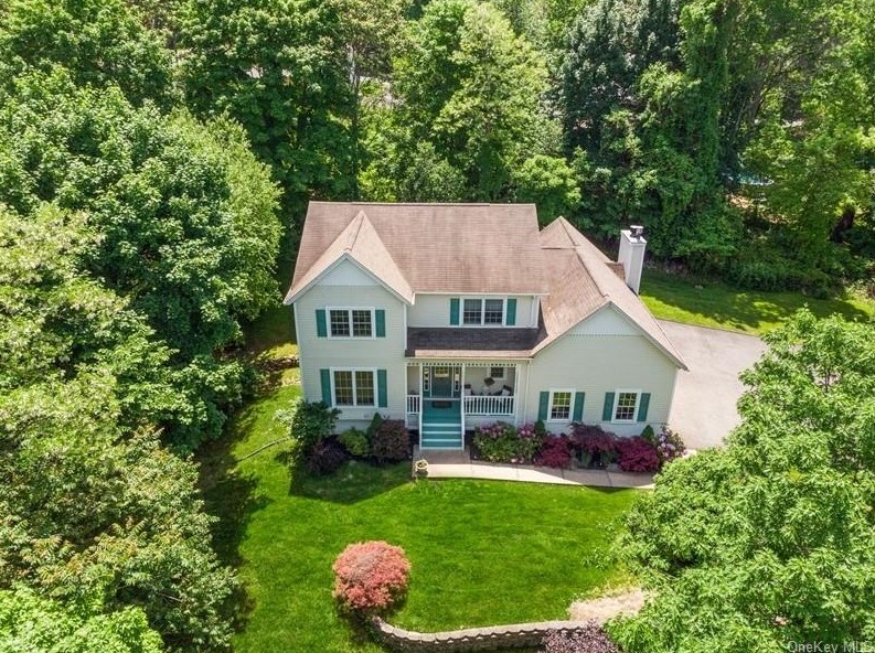 817 Tulip Dr, Valley Cottage, NY 10989