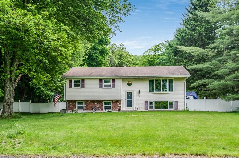 166 Summit Park Rd, Chestnut Ridge, NY 10977-1217