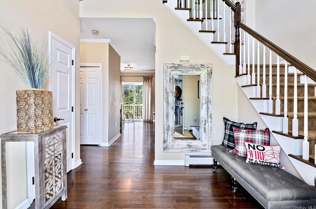 9 Murray Ln, Crotonville, NY 10562