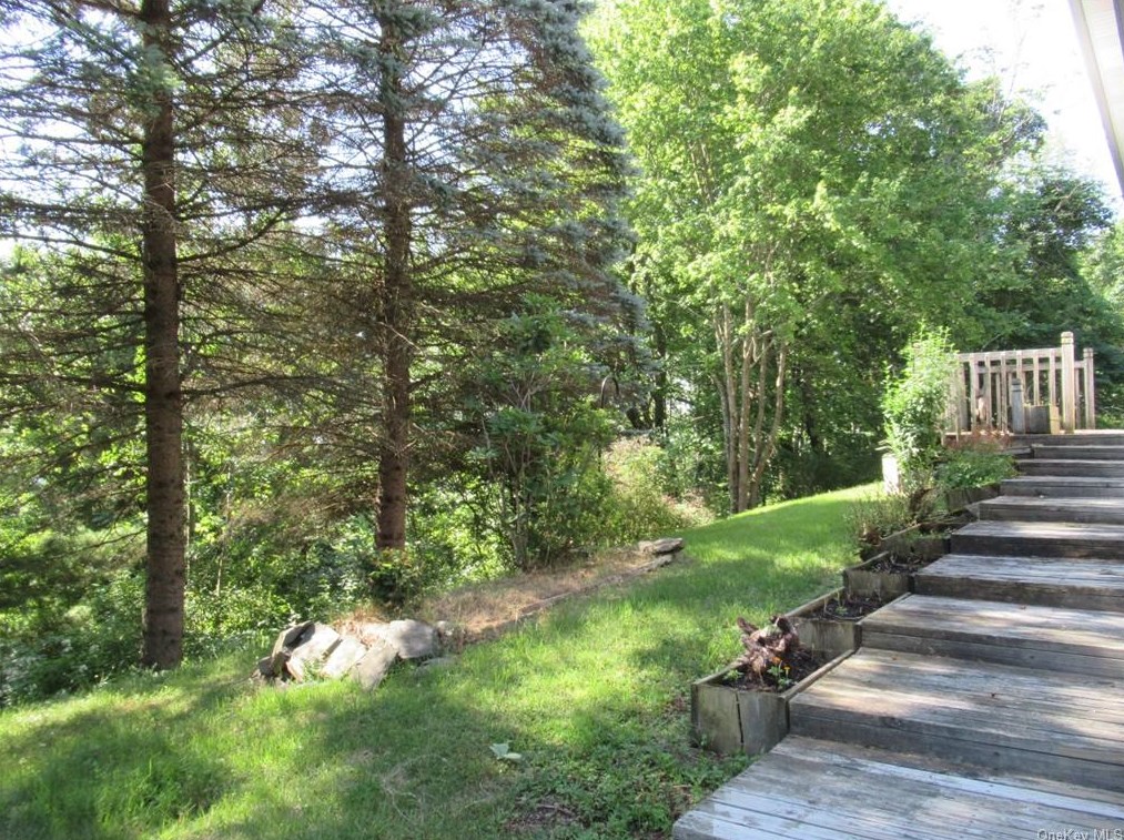 101 Shale Dr, Middletown, NY 10940