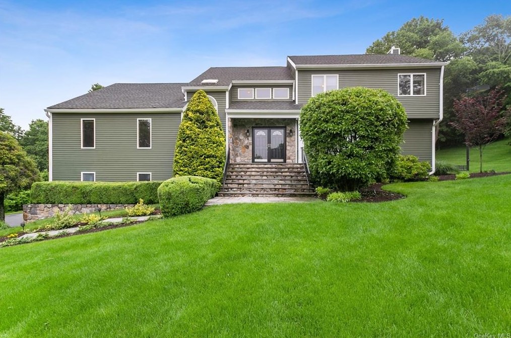 88 Tommy Ct, Mahopac, NY 10541