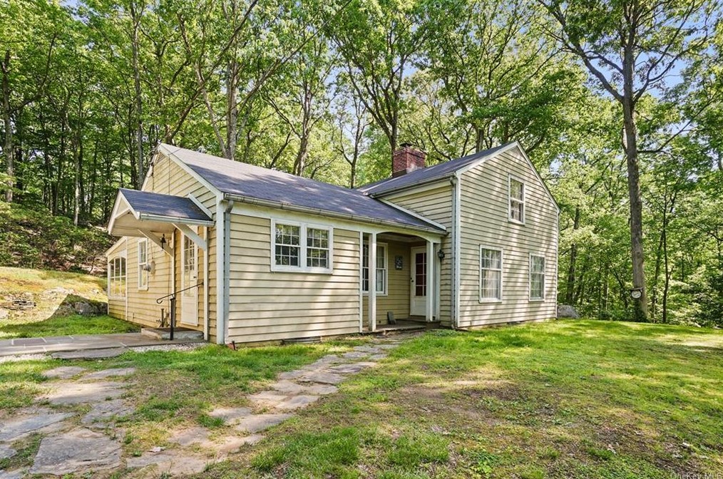 43 Ridgefield Ave, Lewisboro, NY 10590