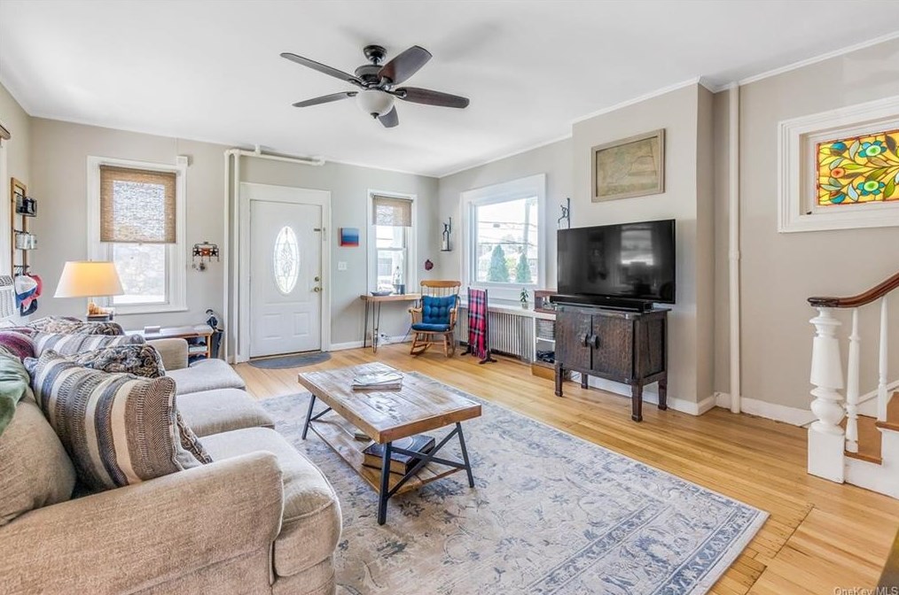 29 W Franklin St, North Tarrytown, NY 10591