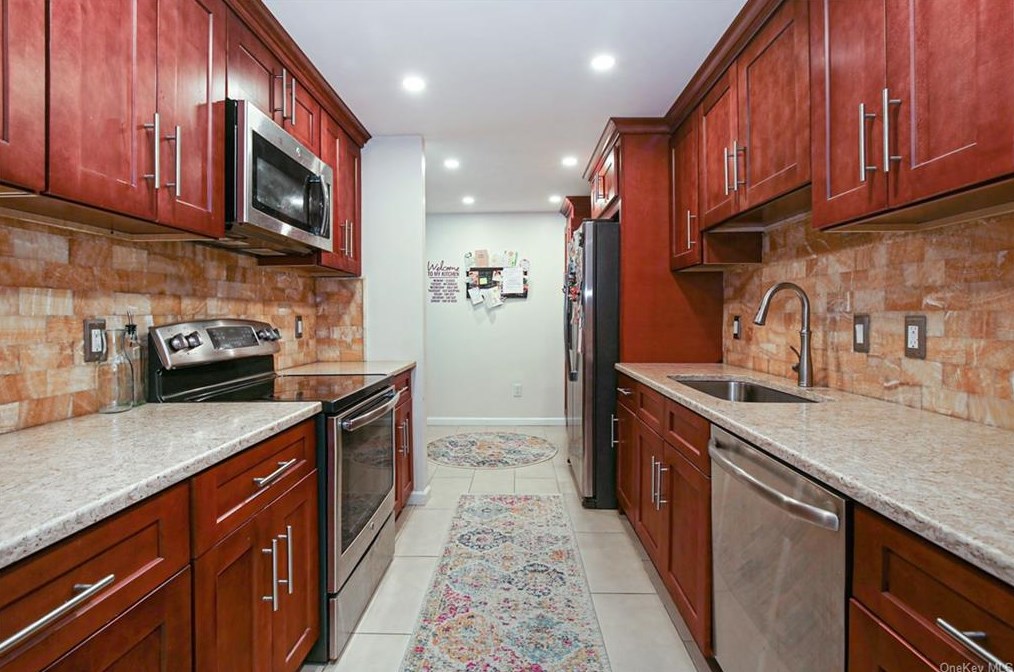 200 High Point Dr #210, Hartsdale, NY 10530