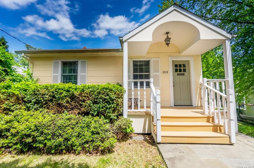 103 Kingsley Dr, Yonkers, NY 10710