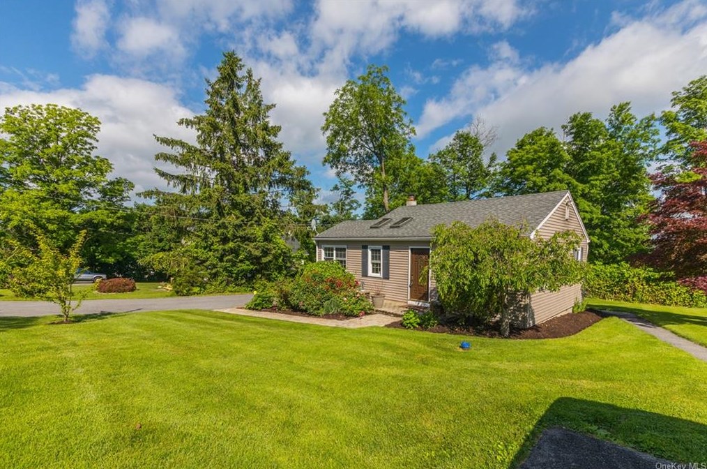 76 Clubhouse Dr, Kent Lakes, NY 10512-6634