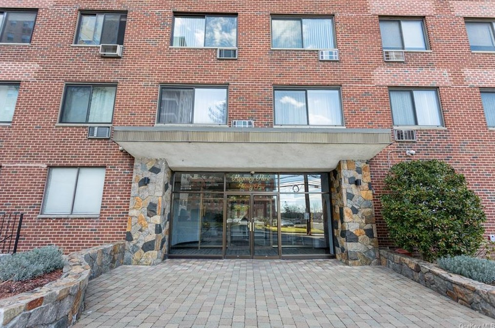 25 Lake St #4a, White Plains, NY 10603