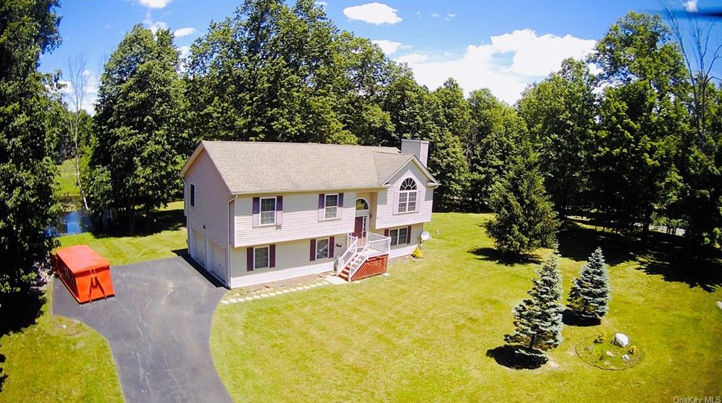 22 Edson Dr, Bloomingburg, NY 12721-3109
