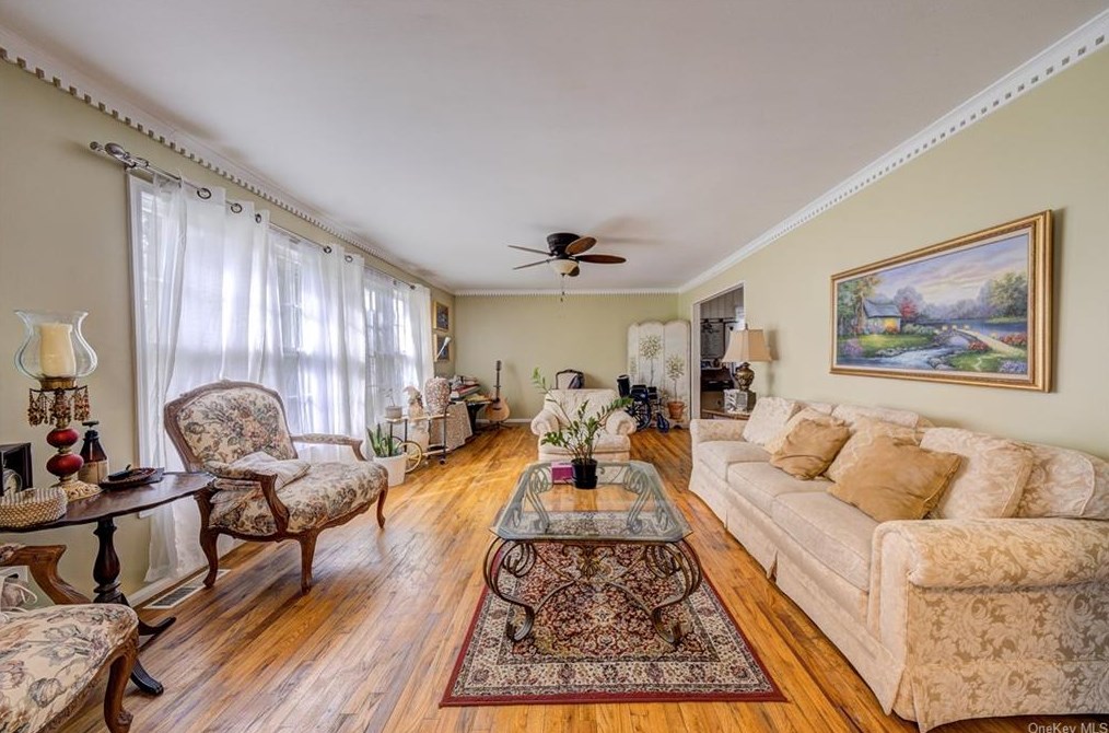 4 Perth Ave, Chestnut Ridge, NY 10977-7216